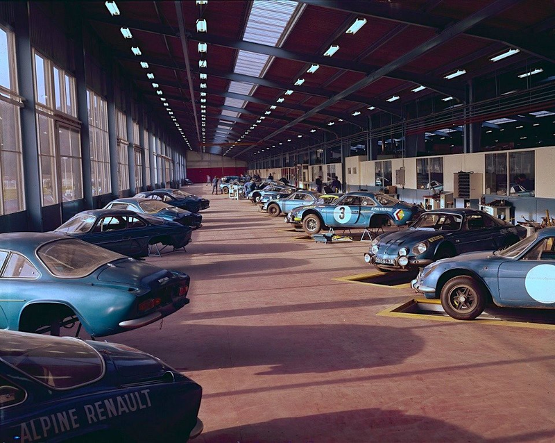 A shot of the Dieppe shop. Original Elf photo scanned by Automobiliac.